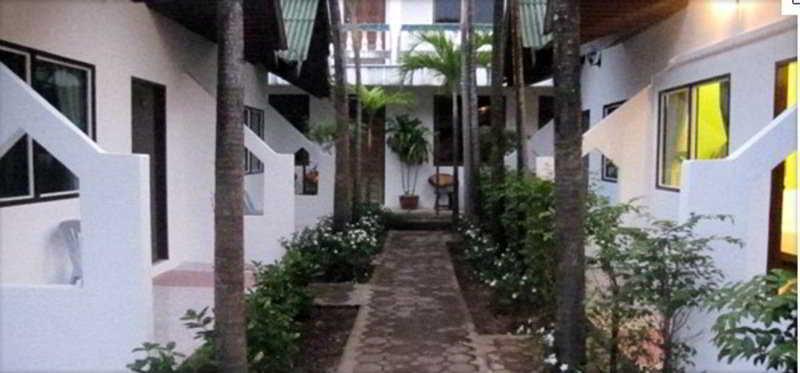 Hacienda Phuket Hotel Patong Екстериор снимка
