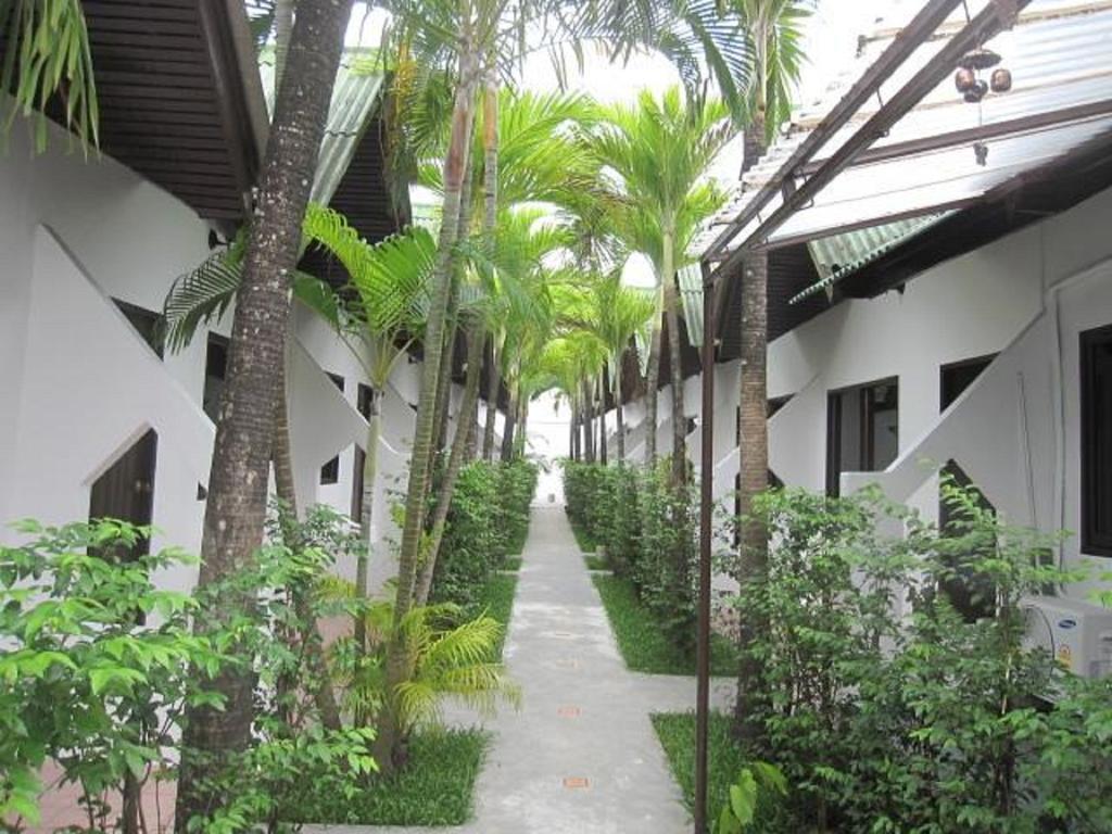 Hacienda Phuket Hotel Patong Екстериор снимка