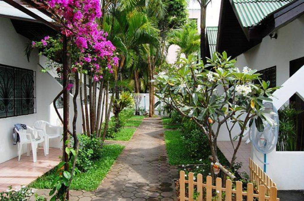 Hacienda Phuket Hotel Patong Екстериор снимка